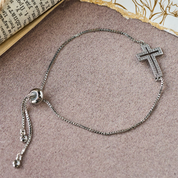 Christianartworkshop Bracelet croix en zircon doré/argenté/noir : Incarnez la grâce de la croix - Argent - image 5