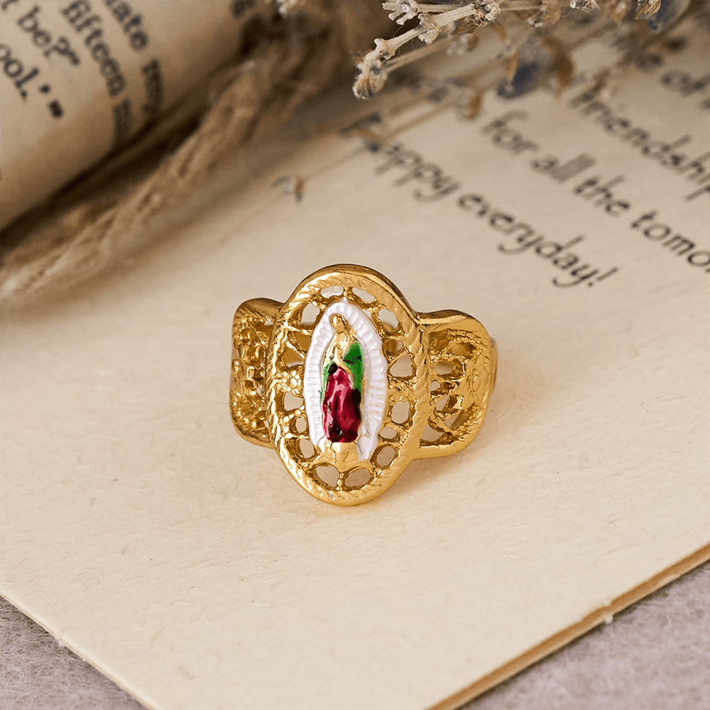 Christianartworkshop Bague ajourée ornée Notre-Dame : Trois variations de couleurs pour une dévotion intemporelle - Rouge et vert (Convient aux tailles américaines 6 à 9) - image 0