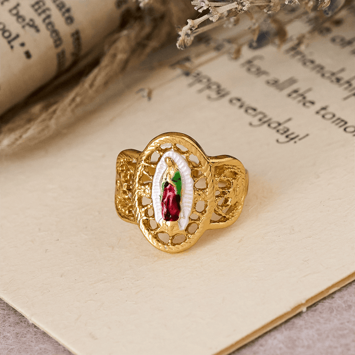 Christianartworkshop Bague ajourée ornée Notre-Dame : Trois variations de couleurs pour une dévotion intemporelle - Rouge et vert (Convient aux tailles américaines 6 à 9) - image 0