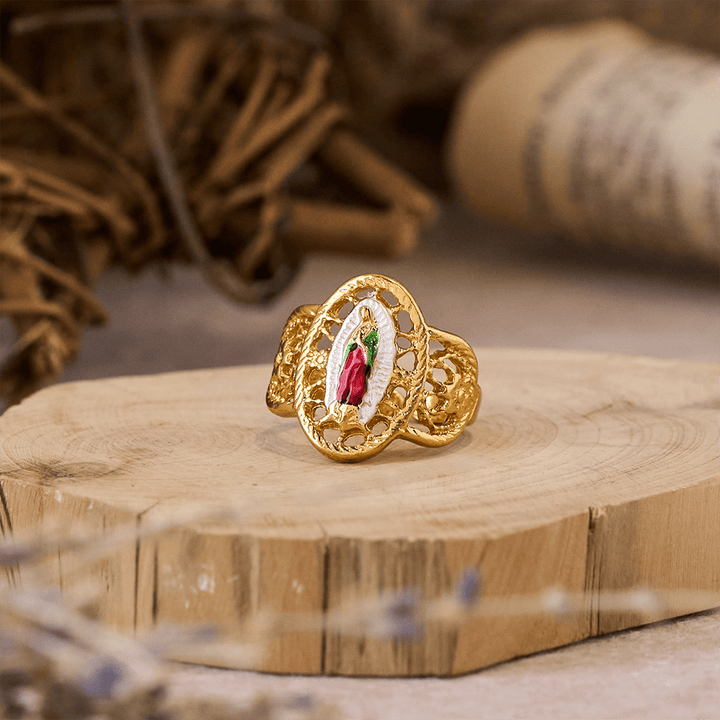 Christianartworkshop Bague ajourée ornée Notre-Dame : Trois variations de couleurs pour une dévotion intemporelle - image 4