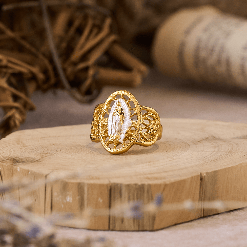 Christianartworkshop Bague ajourée ornée Notre-Dame : Trois variations de couleurs pour une dévotion intemporelle - image 14