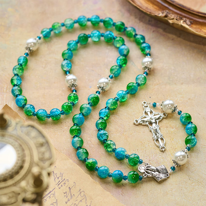 Christianartworkshop Chapelet en verre bleu-vert dégradé avec mains jointes et crucifix - Mains en prière et crucifix - image 0