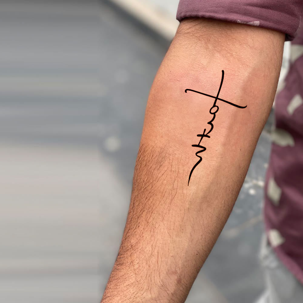 Christianartworkshop Tatouage temporaire Croix et Inscription Foi : Un dessin au trait épuré pour des rappels quotidiens de foi - image 3