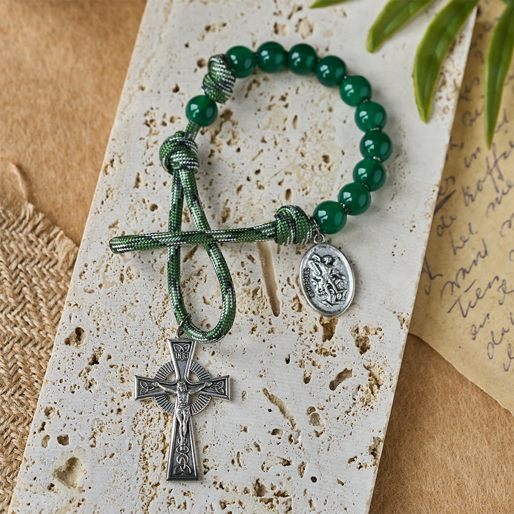 Christianartworkshop Chapelet de Pâques de poche en aventurine verte avec pendentif Saint Michel et croix celtique - image 1
