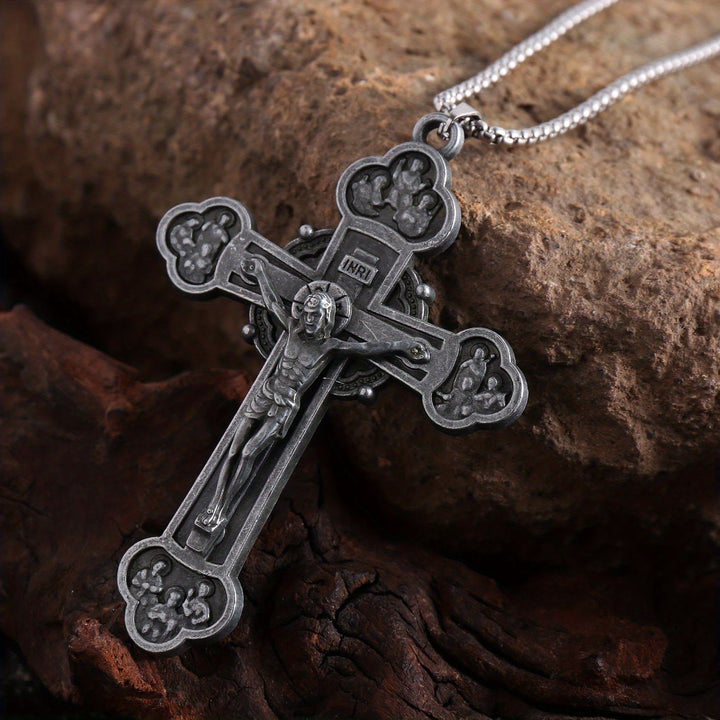 Collier à maillons avec croix ornée et silhouette de Jésus, signé Christianartworkshop : un symbole de la rédemption du Christ - 70 cm - image 0