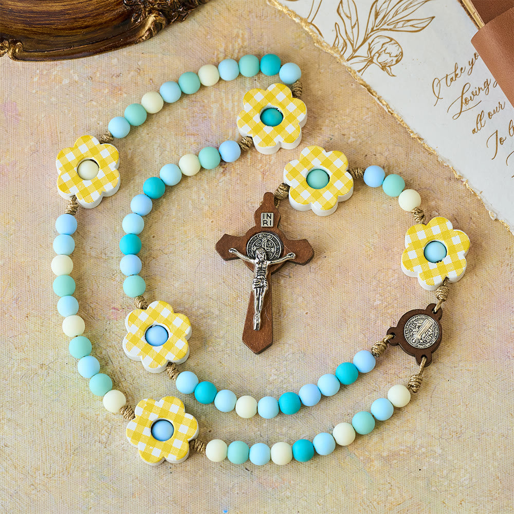 Christianartworkshop Chapelet de Pâques aux tons pastel dégradés, orné d'une fleur à carreaux et d'une médaille de Saint Benoît. - image 1