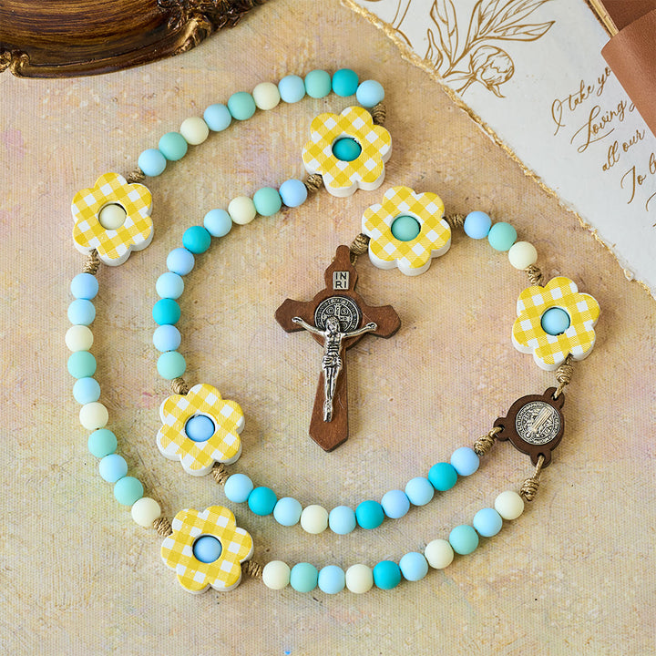 Christianartworkshop Chapelet de Pâques aux tons pastel dégradés, orné d'une fleur à carreaux et d'une médaille de Saint Benoît. - image 1