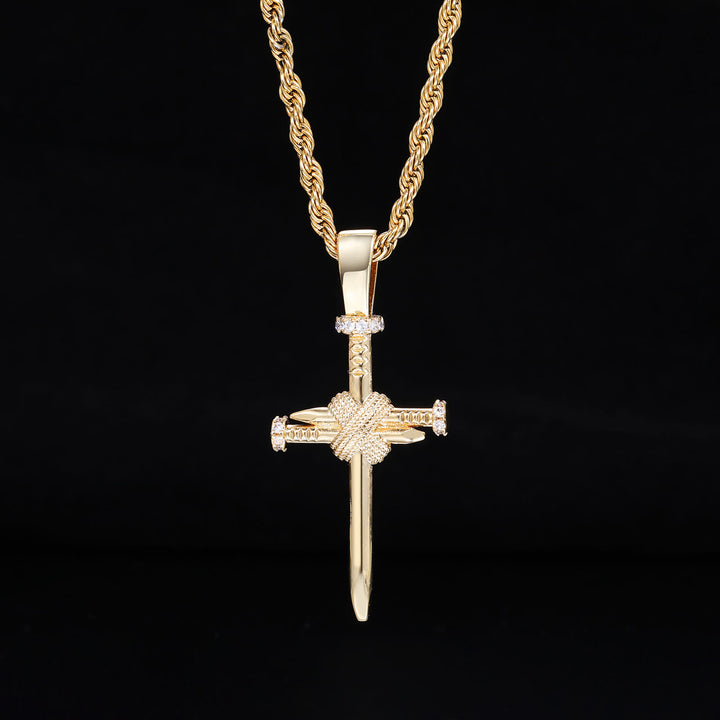 Christianartworkshop Pendentif croix en forme de clou orné de zircon : un rappel élégant d'une foi inébranlable - Doré - image 4