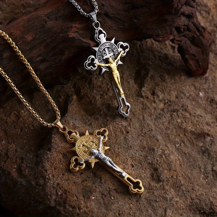Christianartworkshop Collier pendentif crucifix ajouré : symbole de foi et de protection divine - image 0