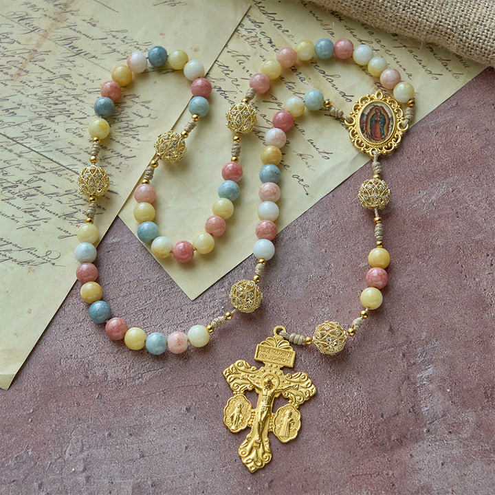 Christianartworkshop Chapelet aux teintes pastel orné de filigranes dorés : médaillon émaillé représentant Notre-Dame - image 2