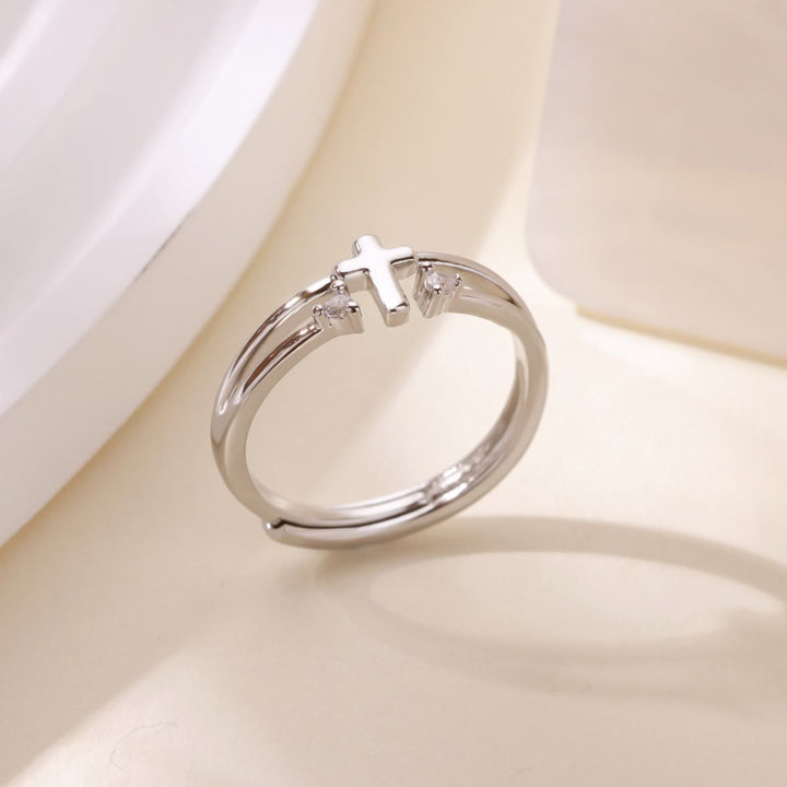 Christianartworkshop Bague double anneau en forme de croix ornée d'un zircon : un symbole de l'amour rayonnant du Christ - Argent (Convient aux tailles américaines 7 à 9) - image 4