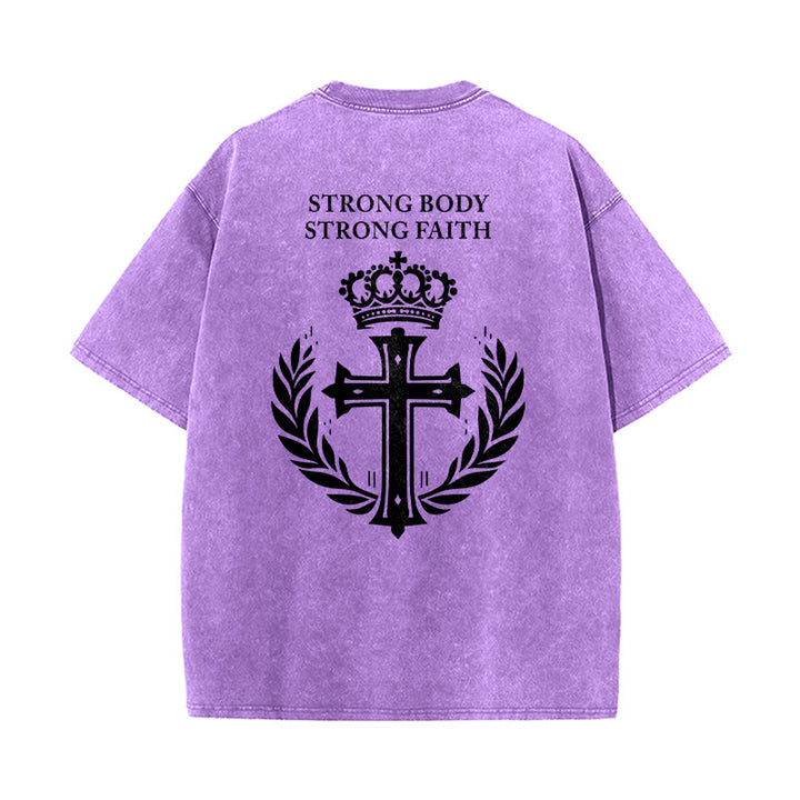 Christianartworkshop T-shirt unisexe délavé « Corps fort, foi forte » avec croix et couronne - image 22