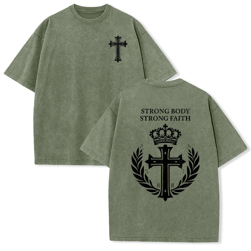 Christianartworkshop T-shirt unisexe délavé « Corps fort, foi forte » avec croix et couronne - Vert armée - 5XL - image 9