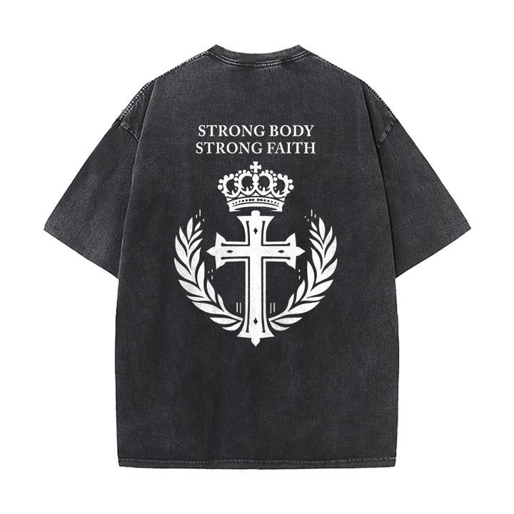Christianartworkshop T-shirt unisexe délavé « Corps fort, foi forte » avec croix et couronne - image 4