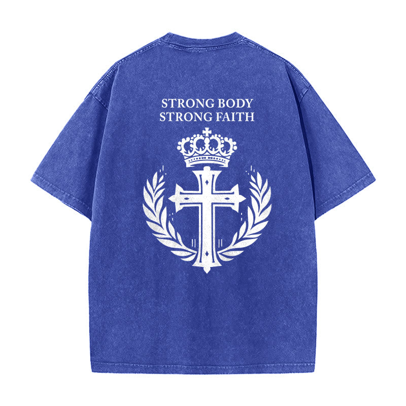 Christianartworkshop T-shirt unisexe délavé « Corps fort, foi forte » avec croix et couronne - image 19