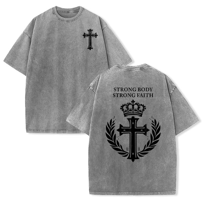 Christianartworkshop T-shirt unisexe délavé « Corps fort, foi forte » avec croix et couronne - Gris - 5XL - image 0