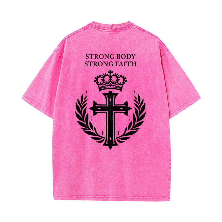 Christianartworkshop T-shirt unisexe délavé « Corps fort, foi forte » avec croix et couronne - image 25