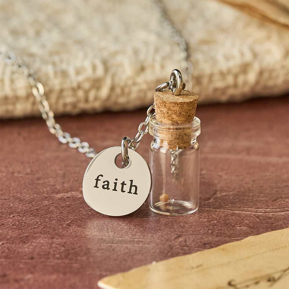 Christianartworkshop Collier avec pendentif bouteille de graine de moutarde et étiquette « Foi » : un symbole de petite foi et de grande force - Graines de moutarde en bouteille - image 0