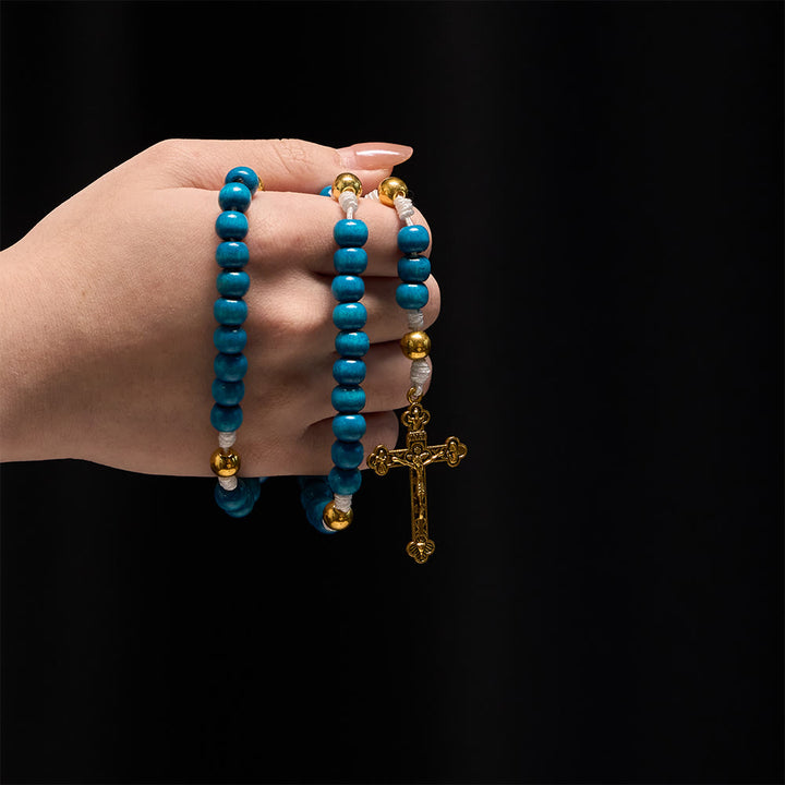 Christianartworkshop Chapelet en bois bleu avec médaillon de Notre-Dame : un symbole de grâce et de foi divine - image 1