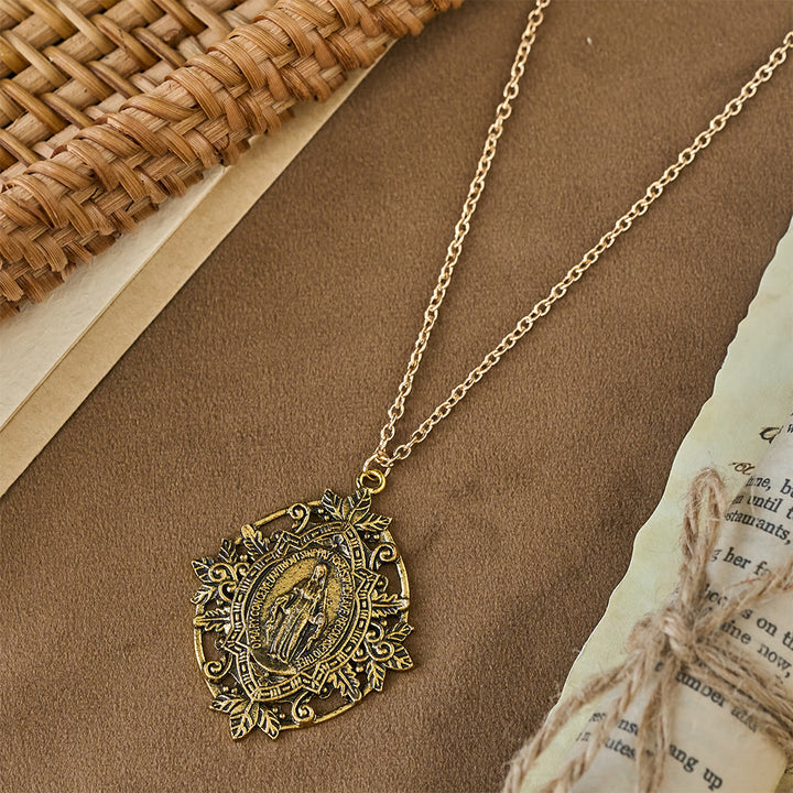 Christianartworkshop Collier médaillon Notre-Dame en filigrane : symbole de grâce et de protection maternelles - image 3