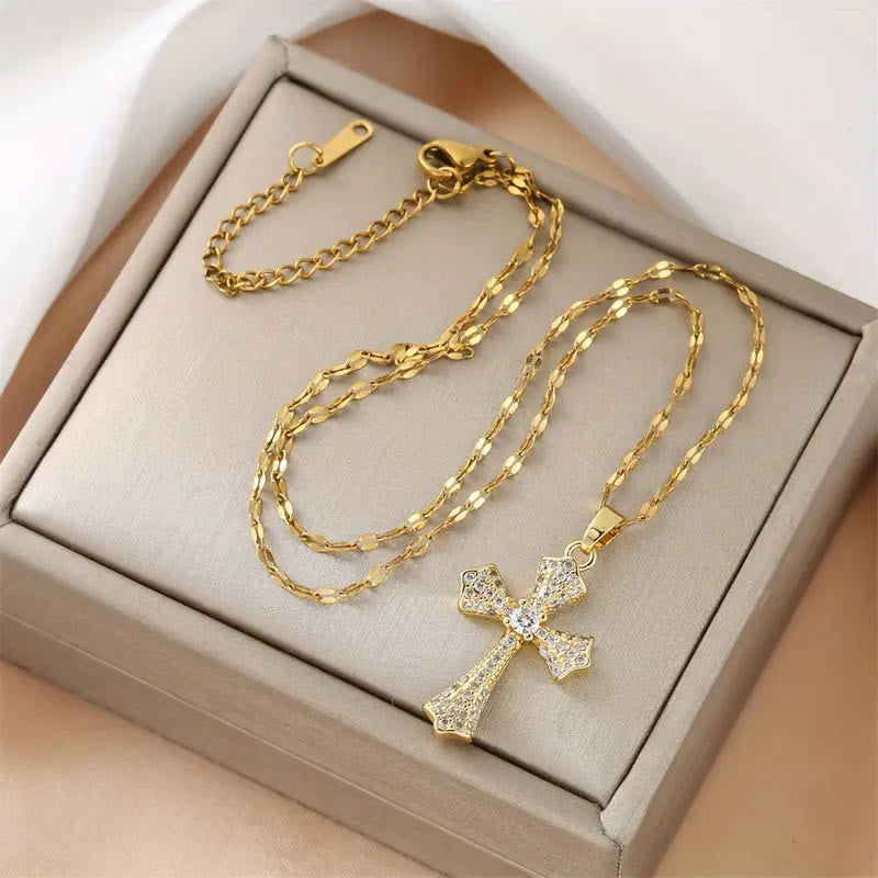 Christianartworkshop Collier Croix en Zircon Radieux : Forger l'espoir et la grâce à chaque instant - image 2