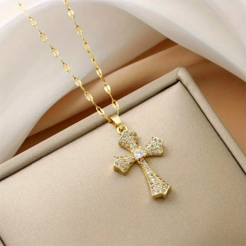 Christianartworkshop Collier Croix en Zircon Radieux : Forger l'espoir et la grâce à chaque instant - image 3
