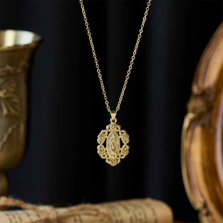 Christianartworkshop Collier pendentif Notre-Dame couronnée de roses : un symbole de grâce et de protection sacrées - image 1