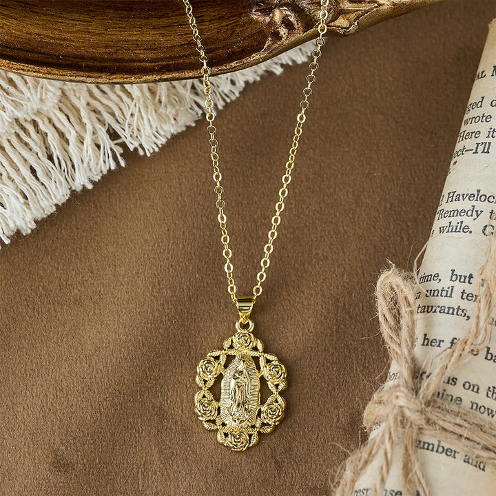 Christianartworkshop Collier pendentif Notre-Dame couronnée de roses : un symbole de grâce et de protection sacrées - image 4