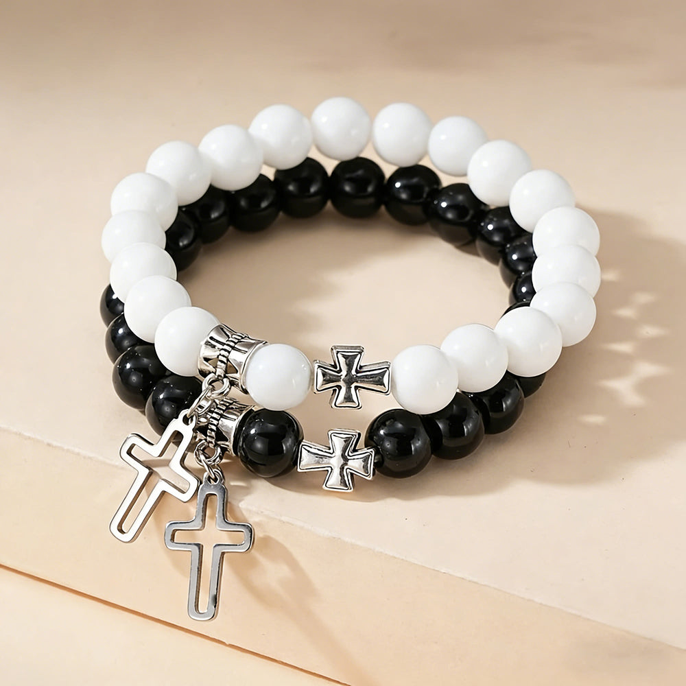 Christianartworkshop Bracelet à breloques croix bicolore : un symbole de foi à porter en toute circonstance - Noir et blanc - image 1