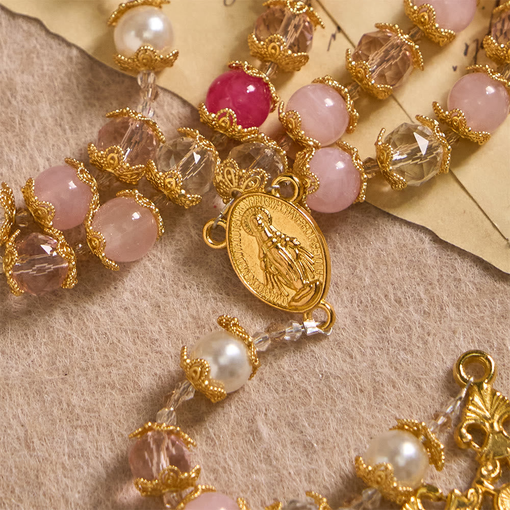 Christianartworkshop Chapelet de dévotion en verre rose avec médaille de Notre-Dame et crucifix : L’amour sacré tissé dans un artisanat élégant - image 6