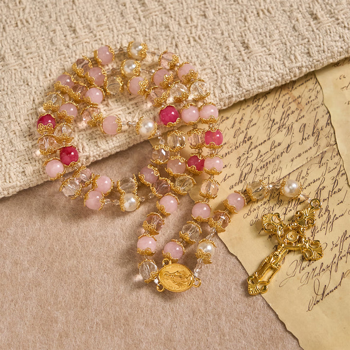 Christianartworkshop Chapelet de dévotion en verre rose avec médaille de Notre-Dame et crucifix : L’amour sacré tissé dans un artisanat élégant - Notre-Dame et le Crucifix - image 0