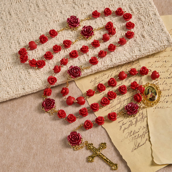 Christianartworkshop Chapelet de dévotion en perles de résine rose avec médaille de Notre-Dame et crucifix : Portez la lumière divine dans chaque pétale - image 4