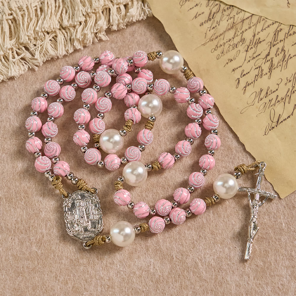 Christianartworkshop Chapelet de pétales de rose empli de grâce : un symbole sacré pour la prière et la réflexion - Notre-Dame et le Crucifix - image 0