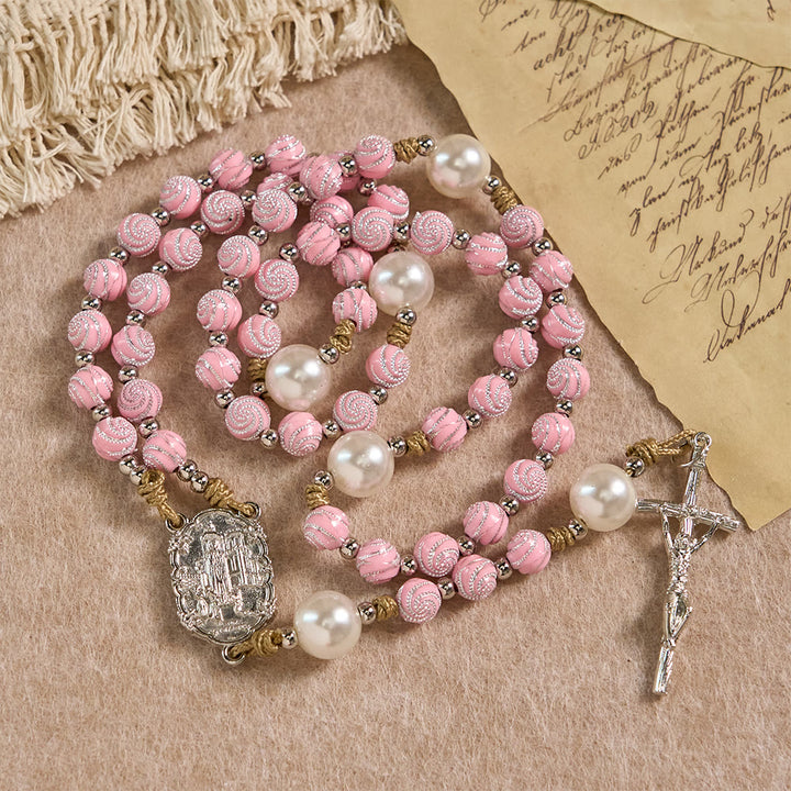 Christianartworkshop Chapelet de pétales de rose empli de grâce : un symbole sacré pour la prière et la réflexion - Notre-Dame et le Crucifix - image 0