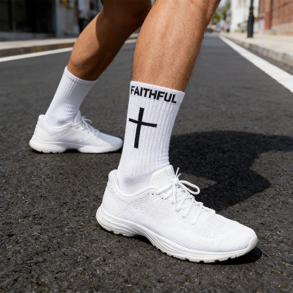 Christianartworkshop Chaussettes de football antidérapantes à imprimé foi en 4 couleurs avec Corinthiens 5:7 - image 3