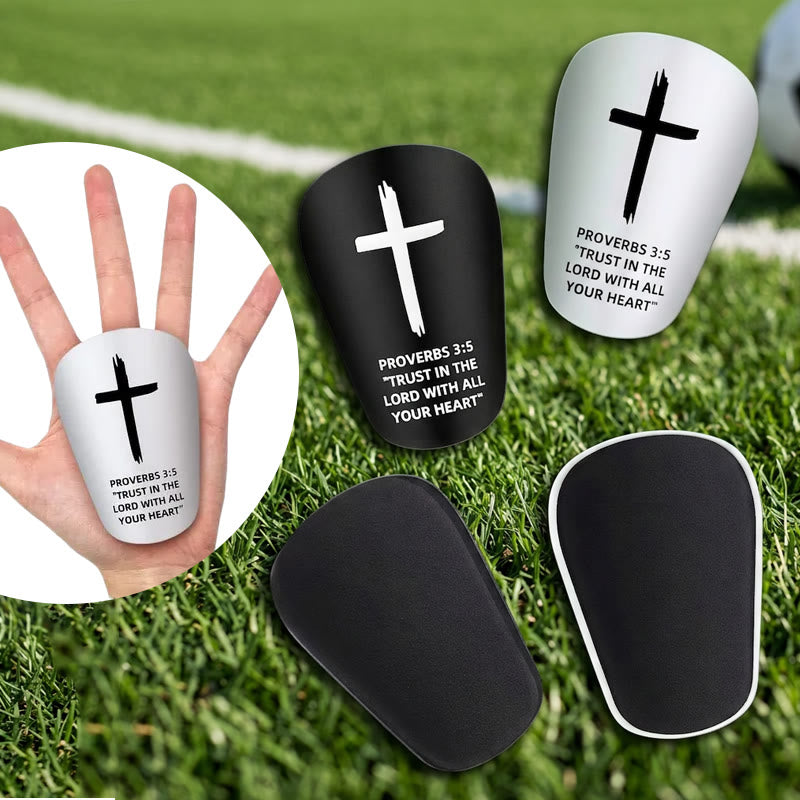 Protège-tibias de football Christianartworkshop , imprimé croix Proverbes 3:5, avec ceinture fixe : symbole de confiance divine et de force athlétique - image 1