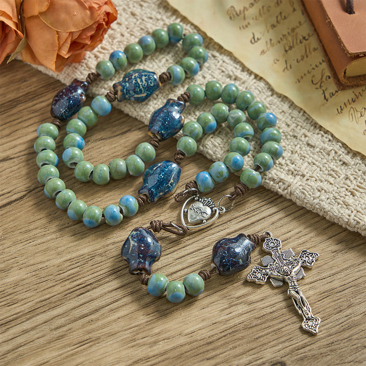Christianartworkshop Chapelet en céramique avec motif de poisson orchidée, accents du Sacré-Cœur et crucifix orné - image 5