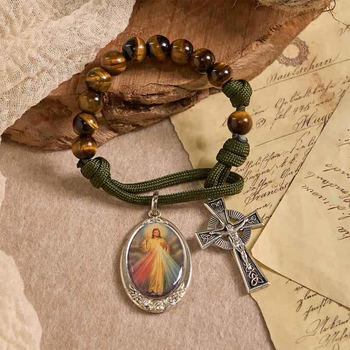 Christianartworkshop Chapelet de poche œil de tigre avec la Miséricorde Divine : Courage et Foi, motif en paracorde - Miséricorde divine et crucifixion - image 0