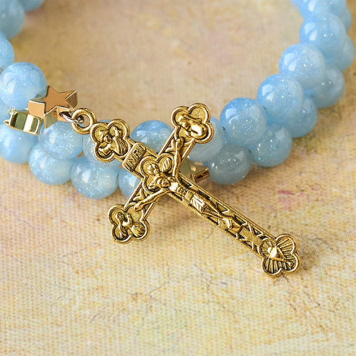 Christianartworkshop Bracelet enroulé de perles de verre bleues avec entretoises en forme d'étoile et crucifix doré - image 5