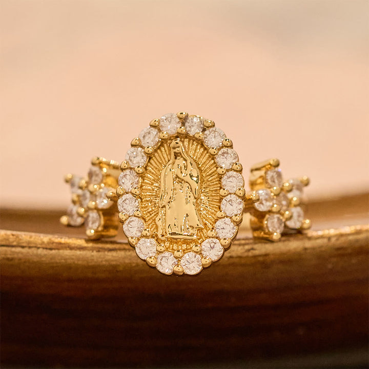 Christianartworkshop Bague Notre-Dame dorée ornée de deux motifs floraux et d'un halo de zircon - Ajustable (de la pointure US 7 à la pointure US 9) - image 0