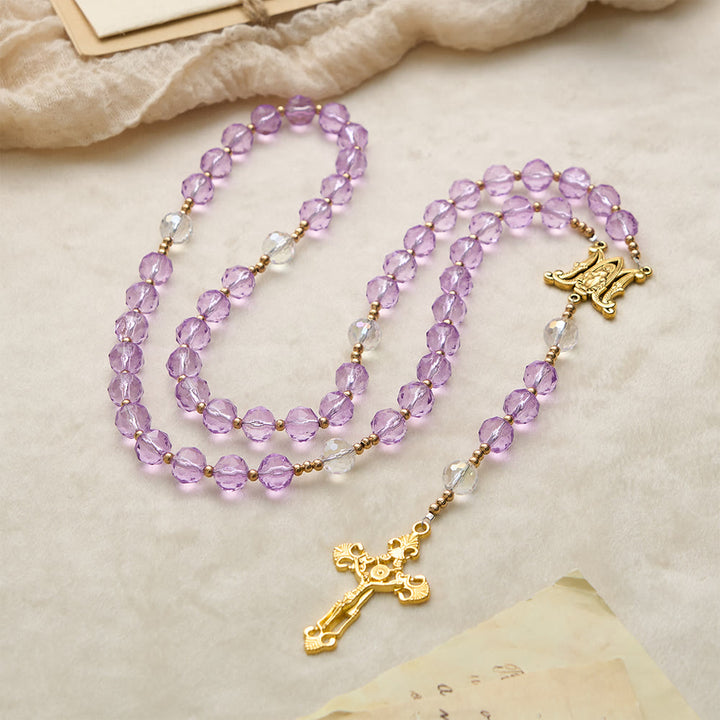 Christianartworkshop Chapelet en verre violet à facettes avec médaille de Notre-Dame : emblème de la lumière divine et de la grâce mariale - image 3