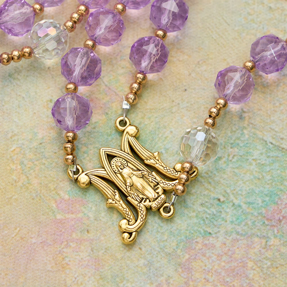 Christianartworkshop Chapelet en verre violet à facettes avec médaille de Notre-Dame : emblème de la lumière divine et de la grâce mariale - image 7