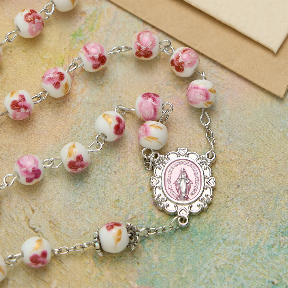 Christianartworkshop Chapelet en perles de céramique à motif floral avec médaille émaillée de la Vierge Marie et crucifix rose - image 7