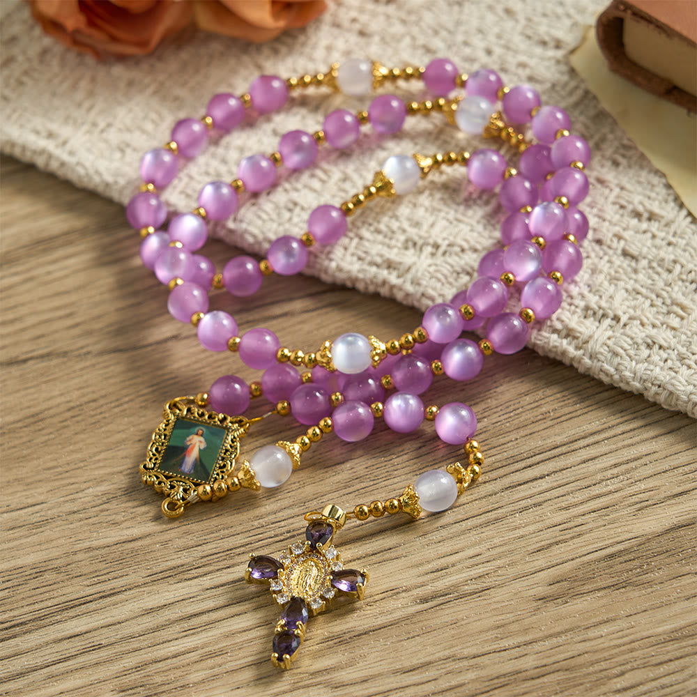 Christianartworkshop Chapelet à perles œil-de-chat violettes avec crucifix orné : emblème de la guidance divine et de la grâce mariale - Notre-Dame et le Crucifix - image 0