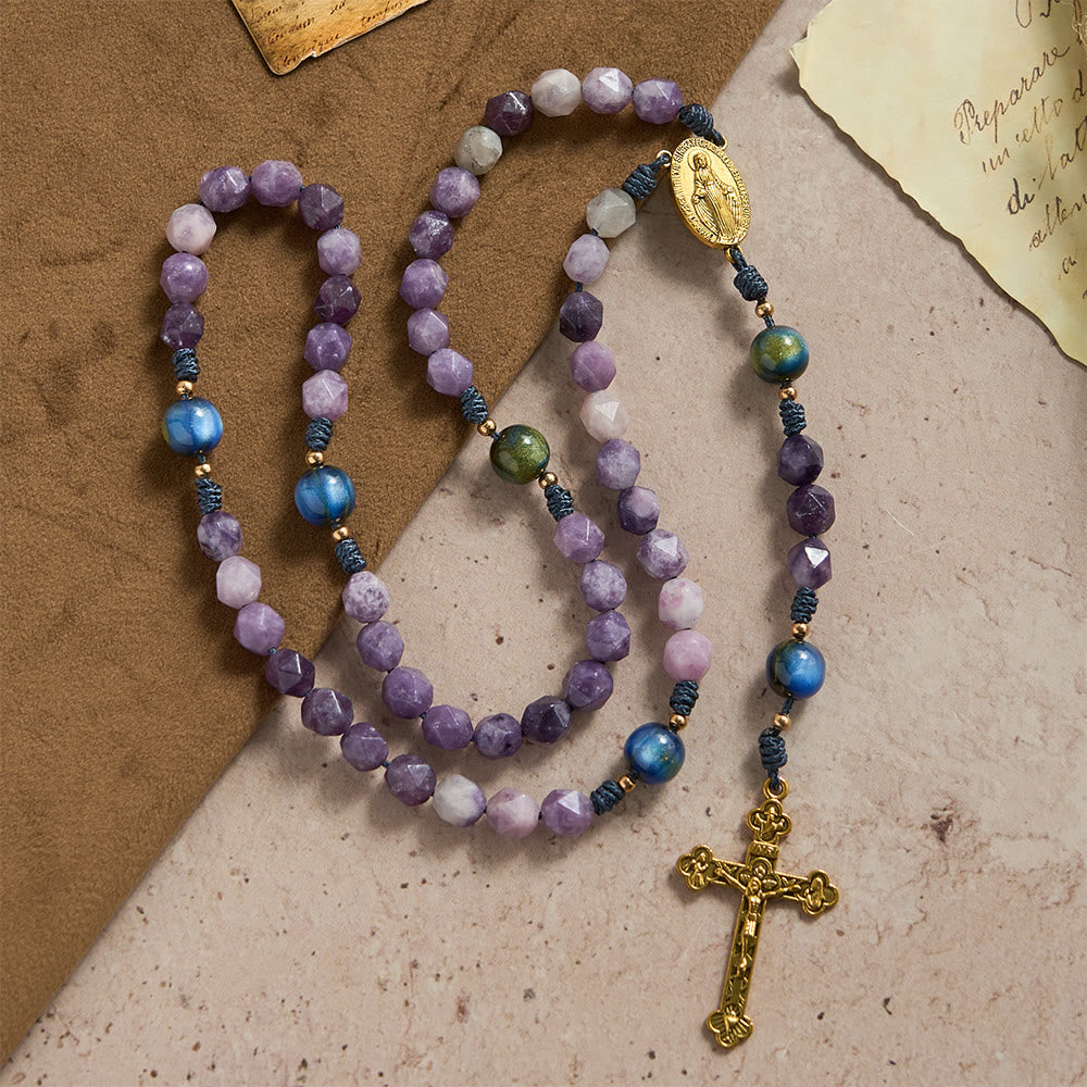 Christianartworkshop Chapelet en lépidolite violette taillée en diamant : emblème de la paix divine et de la grâce mariale - Notre-Dame et le Crucifix - image 0