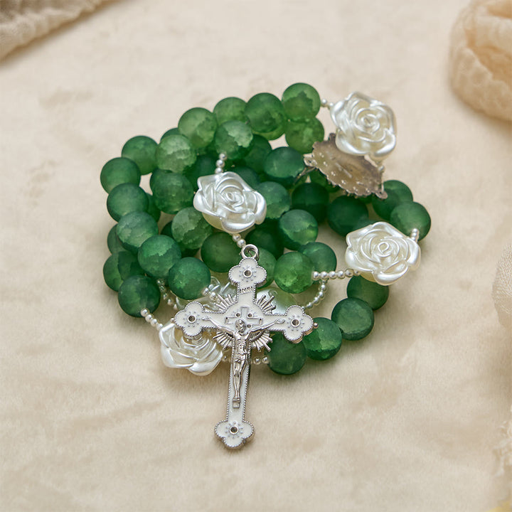 Christianartworkshop Chapelet camélia en verre vert dépoli : emblème de pureté divine et de grâce mariale - image 5