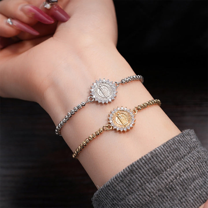 Christianartworkshop Bracelet orné d'une médaille miraculeuse de Notre-Dame et d'un halo de perles en zircon : emblème de protection et de grâce divines - image 3