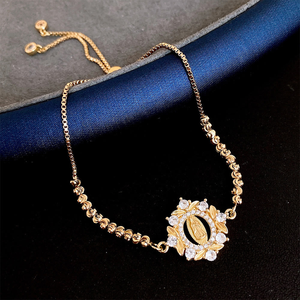 Christianartworkshop Bracelet orné d'une médaille miraculeuse de Notre-Dame et d'un halo de perles en zircon : emblème de protection et de grâce divines - Gold-Hollow - image 2