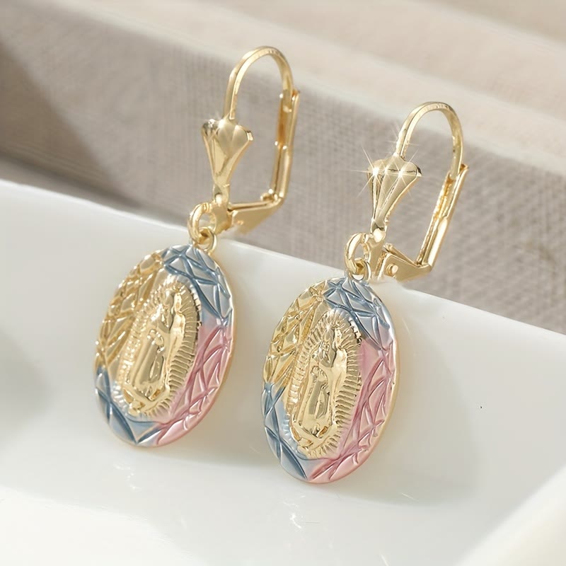 Christianartworkshop Boucles d'oreilles pendantes ovales ornées de Notre-Dame : symbole de grâce maternelle et de protection divine - image 1