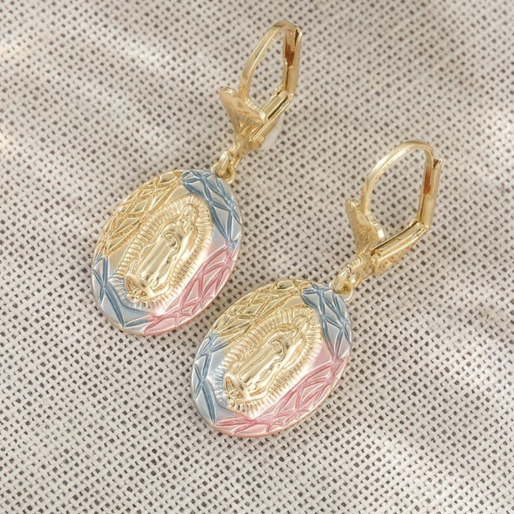 Christianartworkshop Boucles d'oreilles pendantes ovales ornées de Notre-Dame : symbole de grâce maternelle et de protection divine - image 2